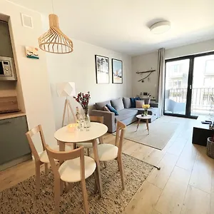 apartament-morski-ii-koobrzeg-podczele.kolobrzeghotels.com/
